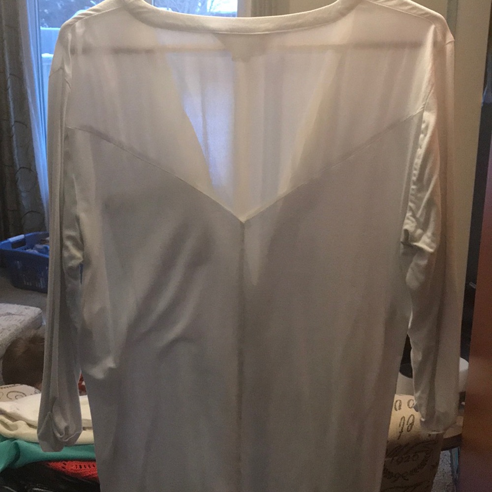 White top - Picture 3 of 3
